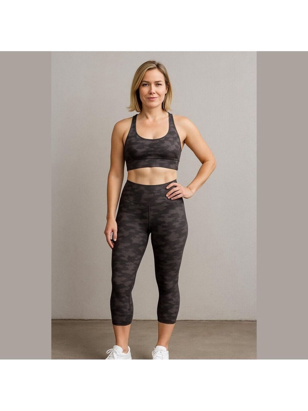 Spanx Gray Camo Seamless Cropped Leggings Size XL